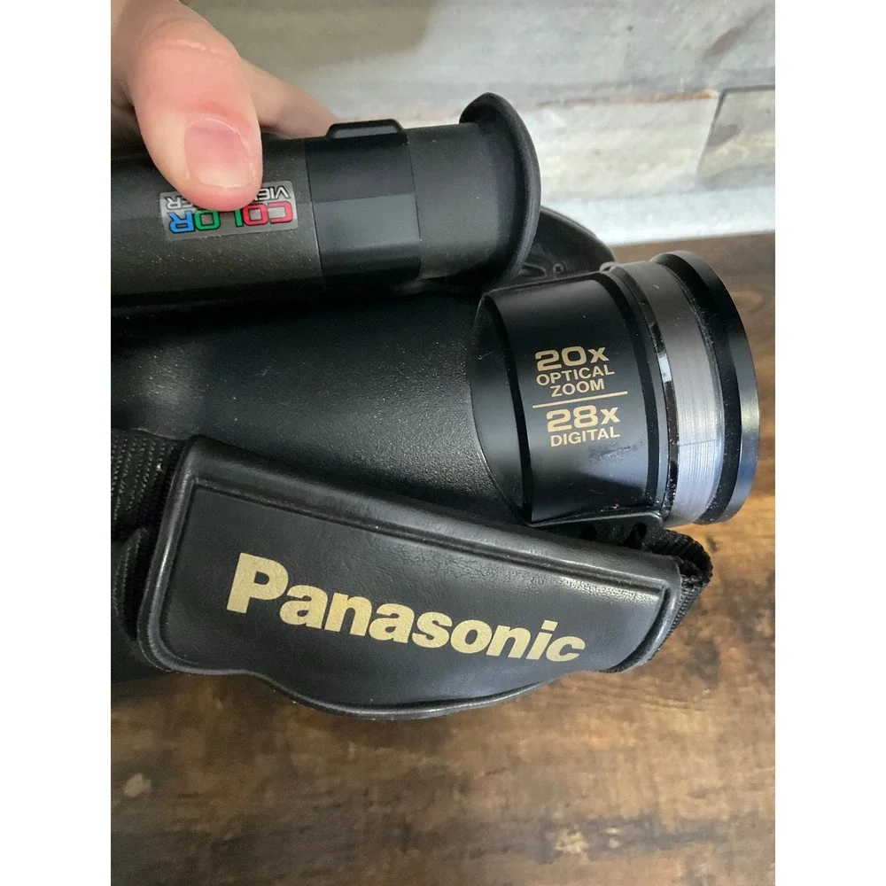 Panasonic Palmcorder VHS-C Camcorder PV-D427D 20x Optical Zoom for Parts